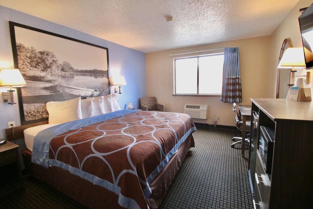Super 8 By Wyndham Kenosha/Pleasant Prairie Hotel Exterior photo
