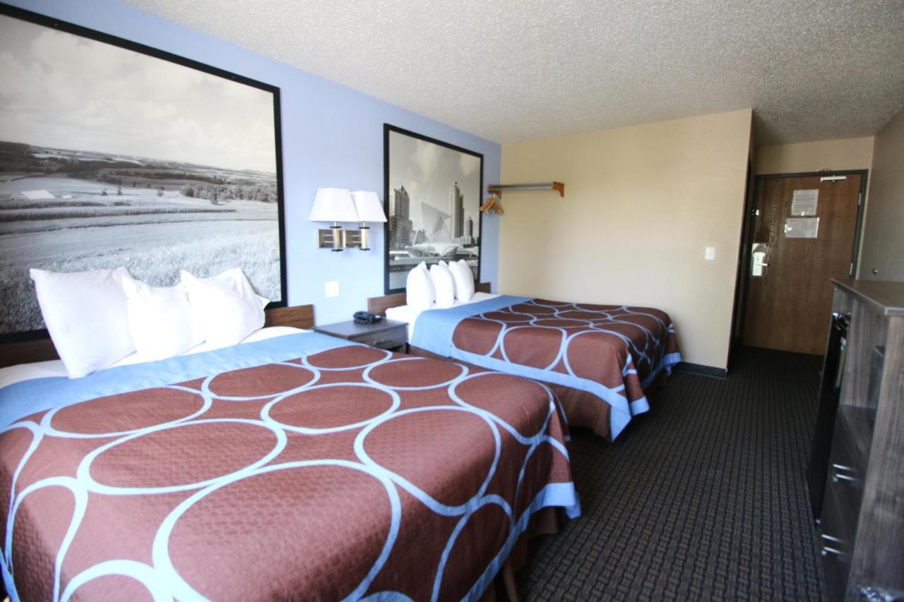 Super 8 By Wyndham Kenosha/Pleasant Prairie Hotel Exterior photo