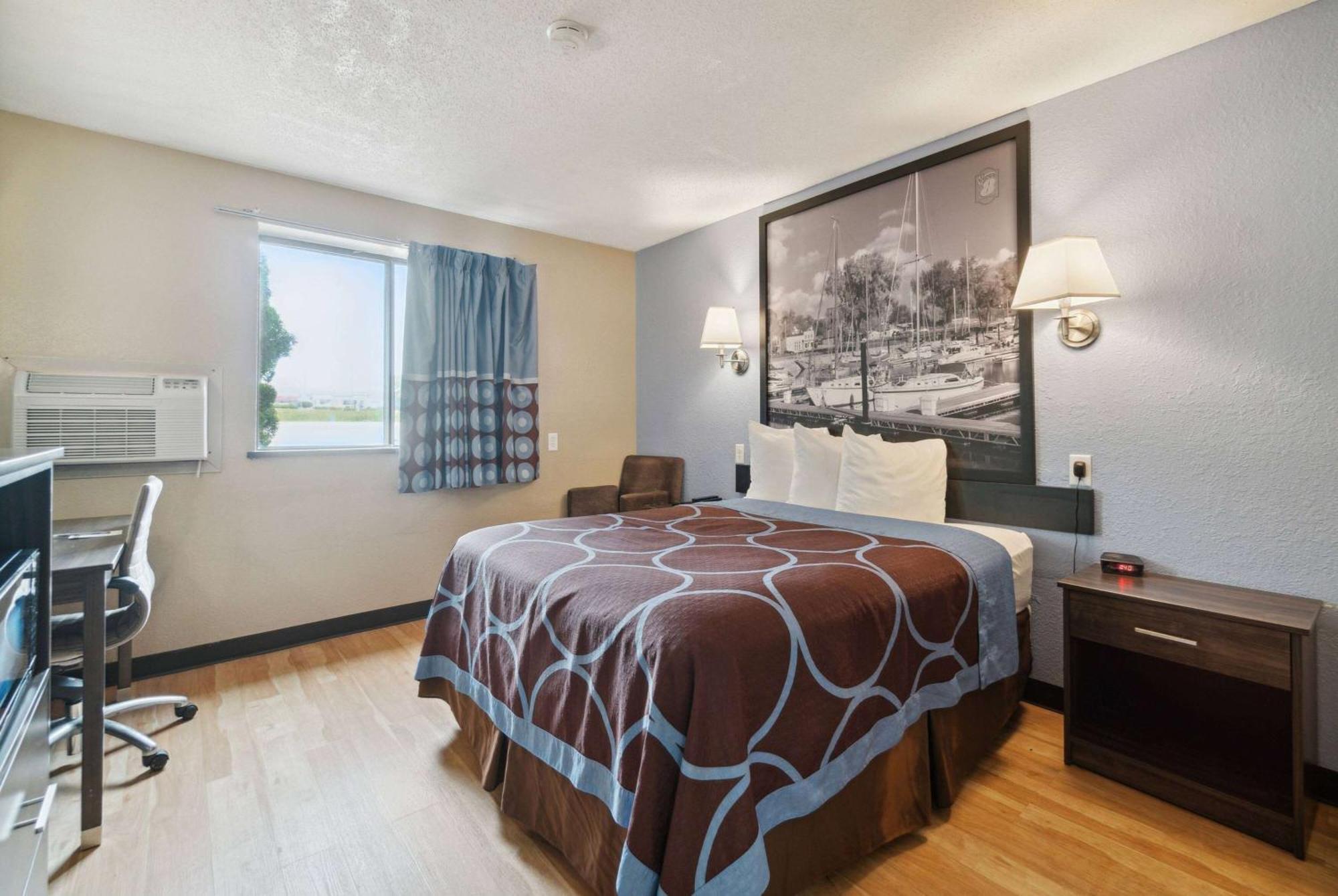 Super 8 By Wyndham Kenosha/Pleasant Prairie Hotel Exterior photo